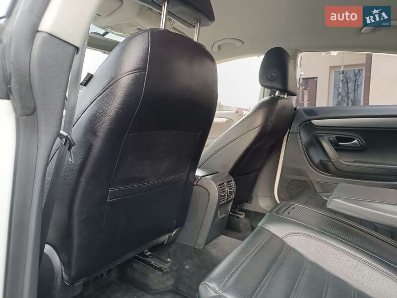 Купе Volkswagen CC / Passat CC 2011 в Луцьку