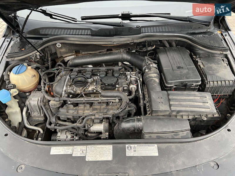 Купе Volkswagen CC / Passat CC 2011 в Сокалі