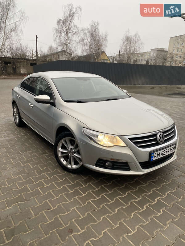 Купе Volkswagen CC / Passat CC 2010 в 