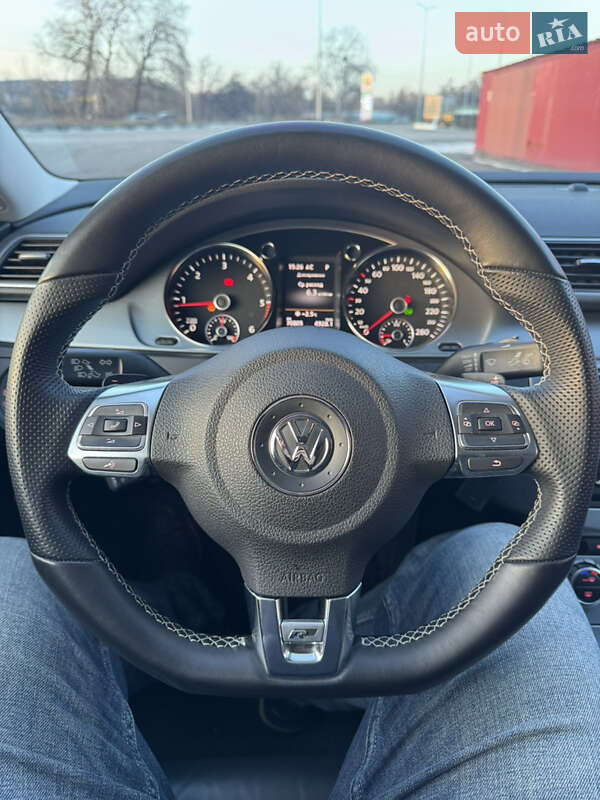 Купе Volkswagen CC / Passat CC 2015 в Киеве