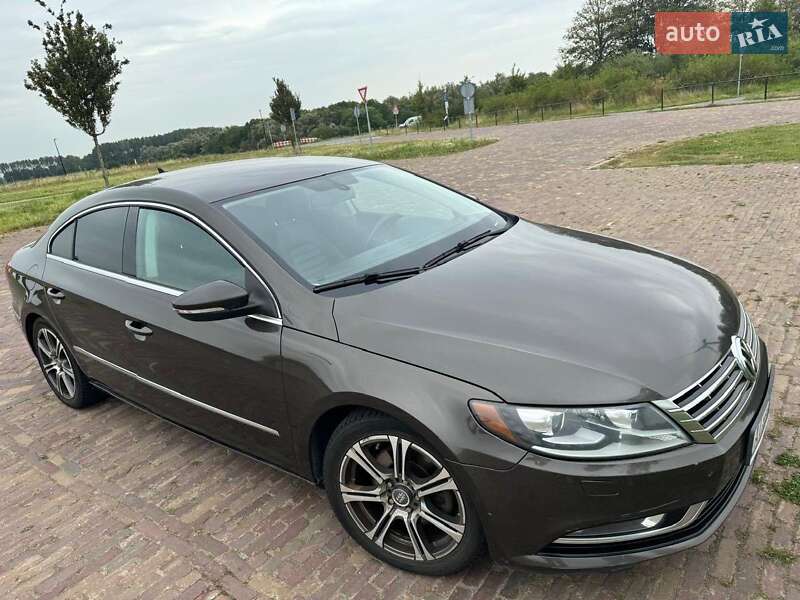 Купе Volkswagen CC / Passat CC 2012 в Ужгороде