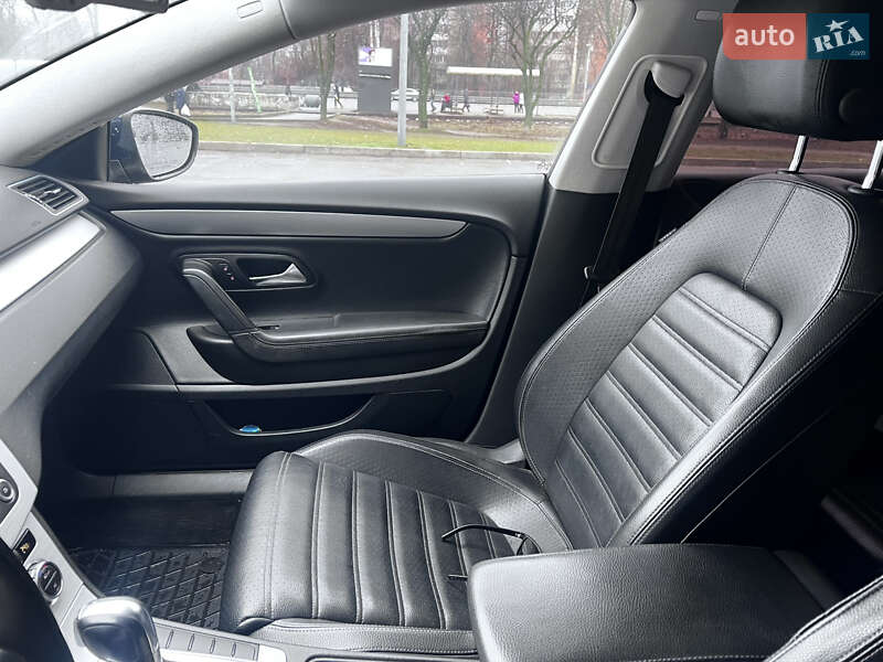 Купе Volkswagen CC / Passat CC 2012 в Дніпрі