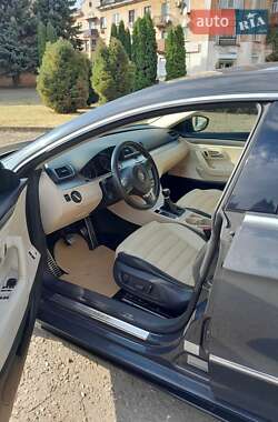 Купе Volkswagen CC / Passat CC 2011 в 