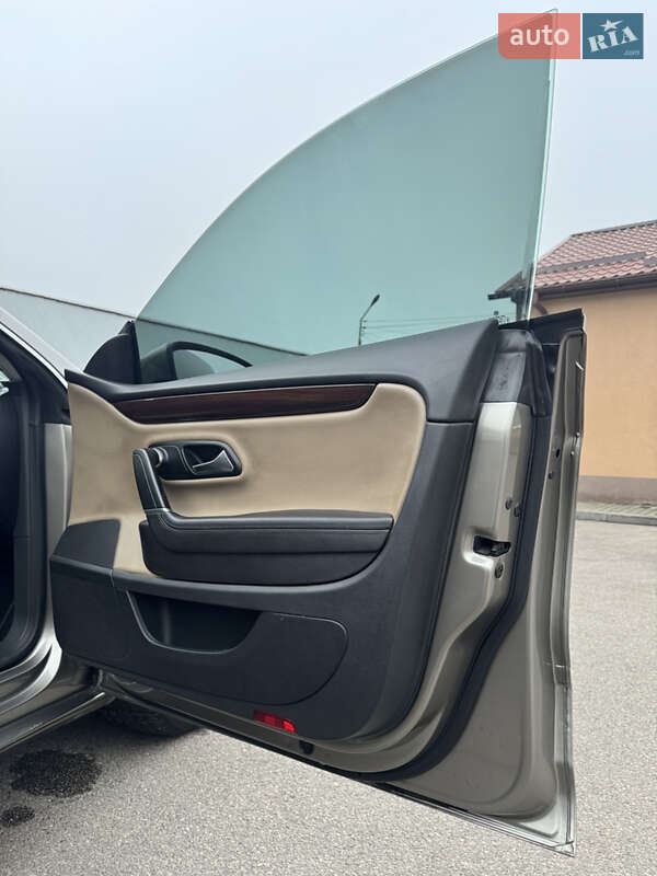 Купе Volkswagen CC / Passat CC 2011 в Дніпрі