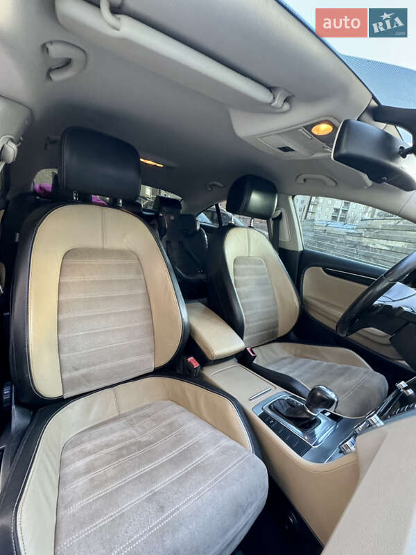 Купе Volkswagen CC / Passat CC 2012 в Хмельницком