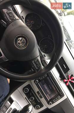 Купе Volkswagen CC / Passat CC 2011 в 
