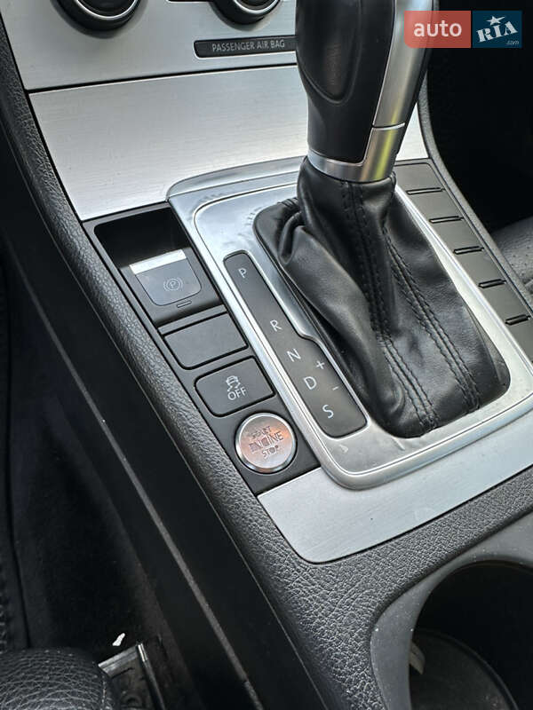 Купе Volkswagen CC / Passat CC 2016 в Днепре