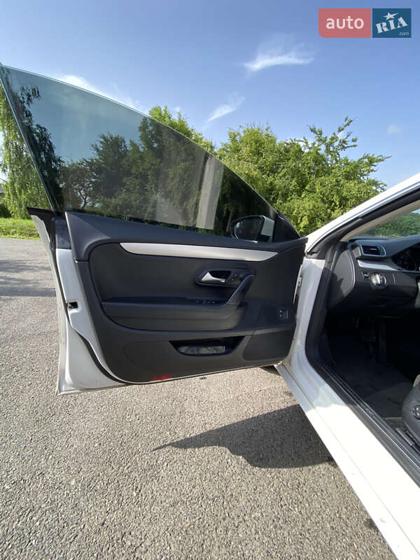 Купе Volkswagen CC / Passat CC 2013 в Мукачево