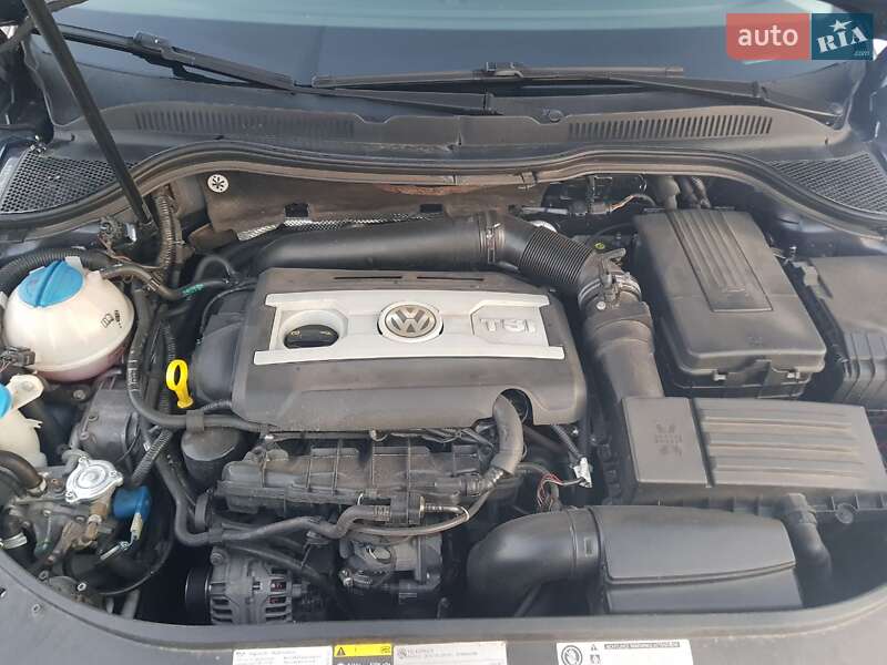 Купе Volkswagen CC / Passat CC 2014 в Киеве