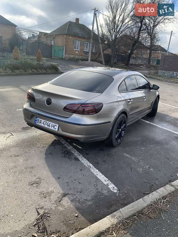 Купе Volkswagen CC / Passat CC 2013 в 