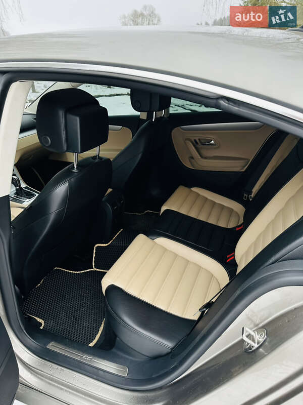 Купе Volkswagen CC / Passat CC 2012 в Львове