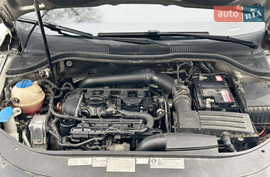 Купе Volkswagen CC / Passat CC 2012 в 