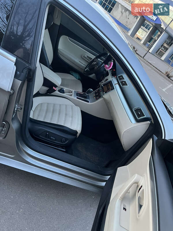 Купе Volkswagen CC / Passat CC 2010 в Кривом Роге