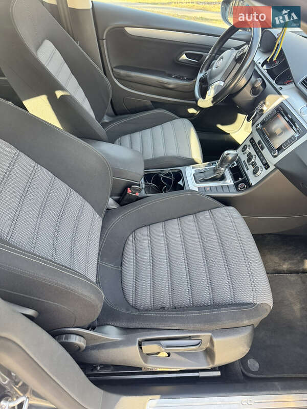 Купе Volkswagen CC / Passat CC 2012 в Киеве