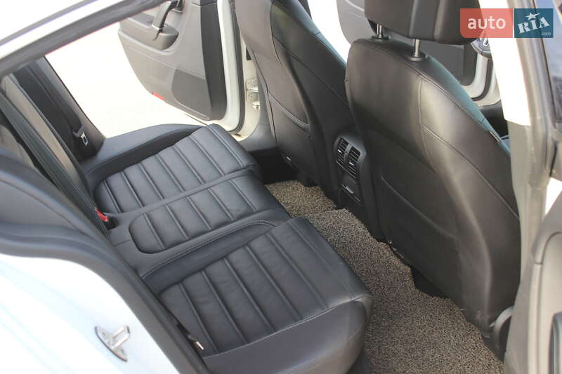 Купе Volkswagen CC / Passat CC 2014 в Дніпрі