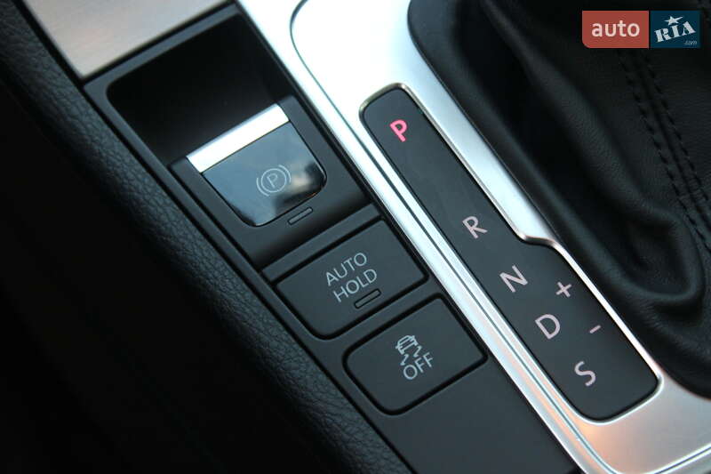 Купе Volkswagen CC / Passat CC 2014 в Дніпрі