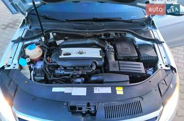 Купе Volkswagen CC / Passat CC 2013 в 