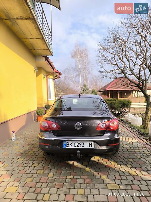 Купе Volkswagen CC / Passat CC 2010 в Дубно