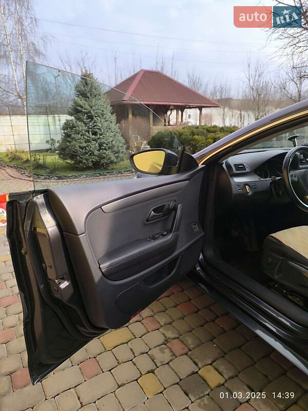 Купе Volkswagen CC / Passat CC 2010 в Дубно