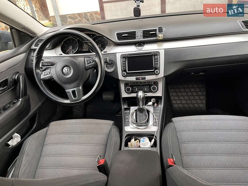 Купе Volkswagen CC / Passat CC 2011 в Ужгороді