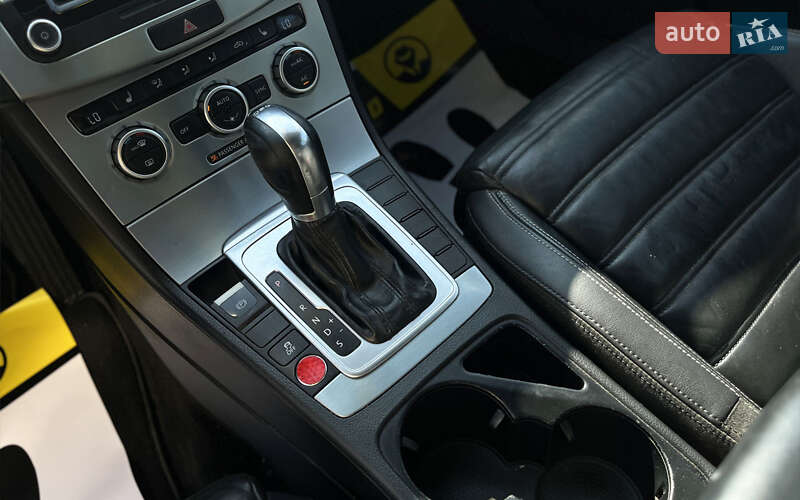 Купе Volkswagen CC / Passat CC 2013 в Мукачевому