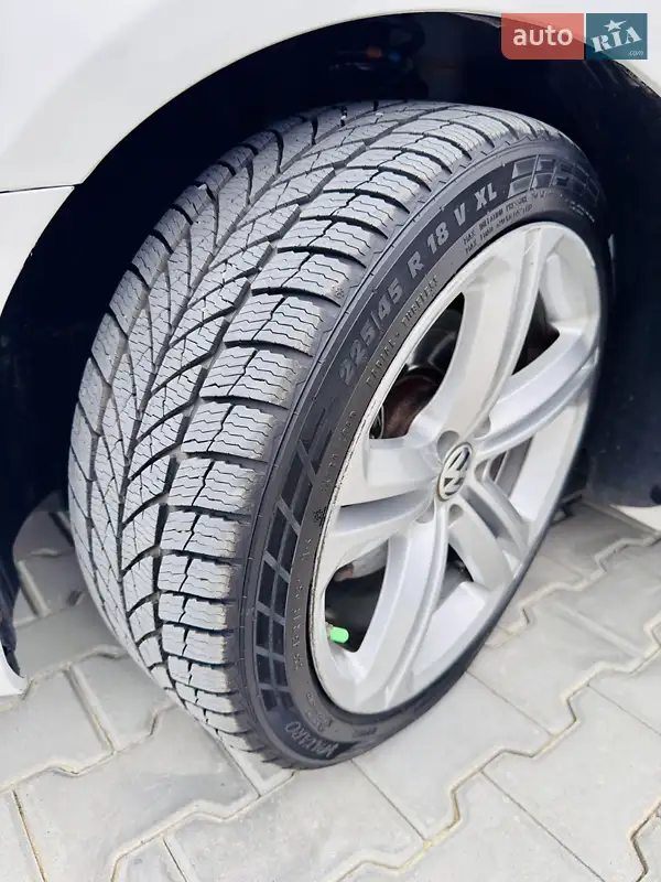 Купе Volkswagen CC / Passat CC 2013 в 