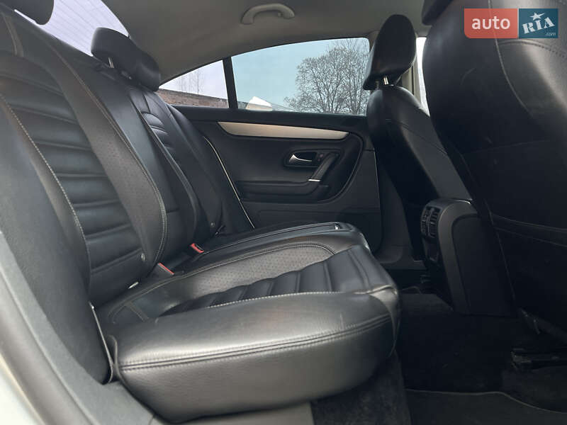Купе Volkswagen CC / Passat CC 2011 в Киеве
