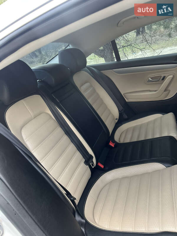 Купе Volkswagen CC / Passat CC 2013 в Павлограді