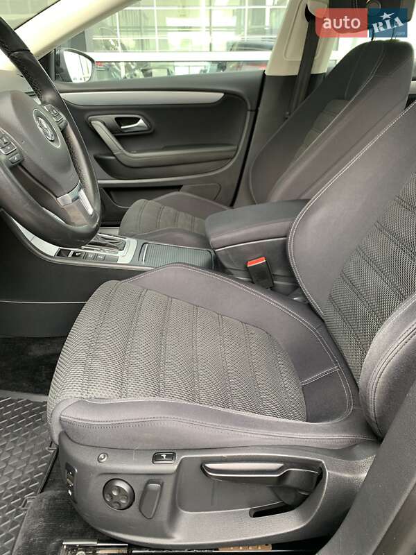 Купе Volkswagen CC / Passat CC 2012 в Львові