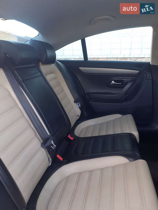 Купе Volkswagen CC / Passat CC 2011 в Радехове