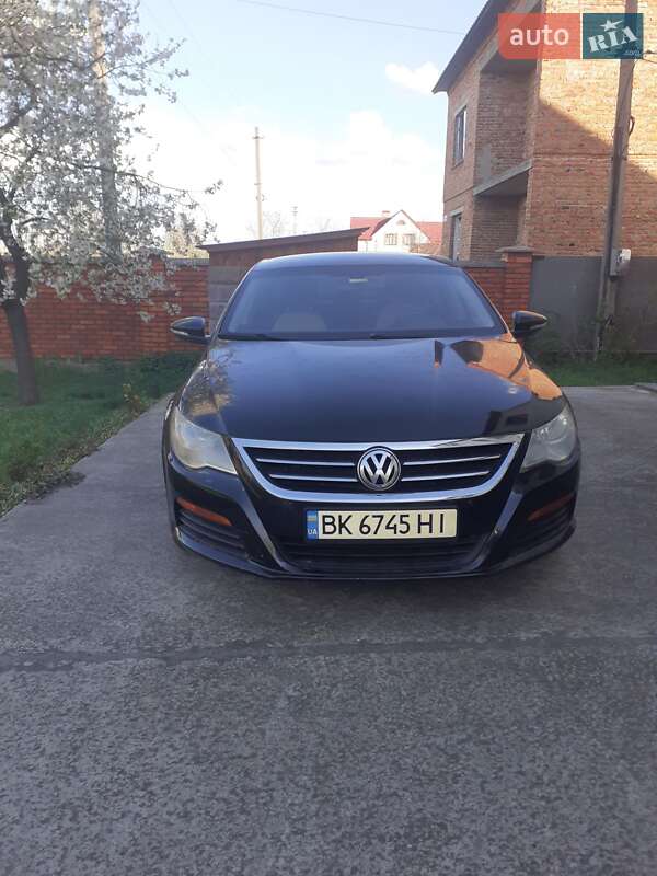 Купе Volkswagen CC / Passat CC 2011 в 