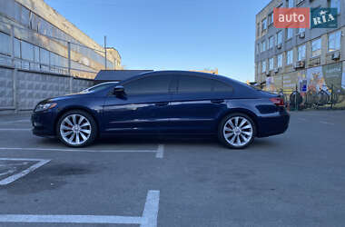 Купе Volkswagen CC / Passat CC 2013 в Киеве