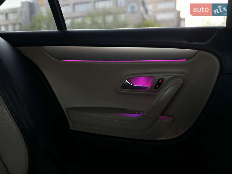 Купе Volkswagen CC / Passat CC 2013 в Киеве