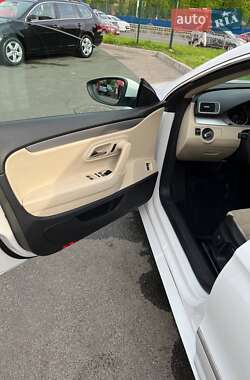 Купе Volkswagen CC / Passat CC 2011 в 