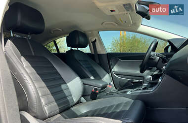 Купе Volkswagen CC / Passat CC 2014 в 