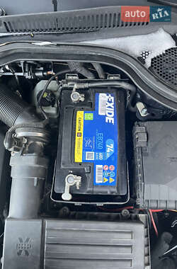 Купе Volkswagen CC / Passat CC 2011 в 