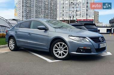 Купе Volkswagen CC / Passat CC 2010 в Києві
