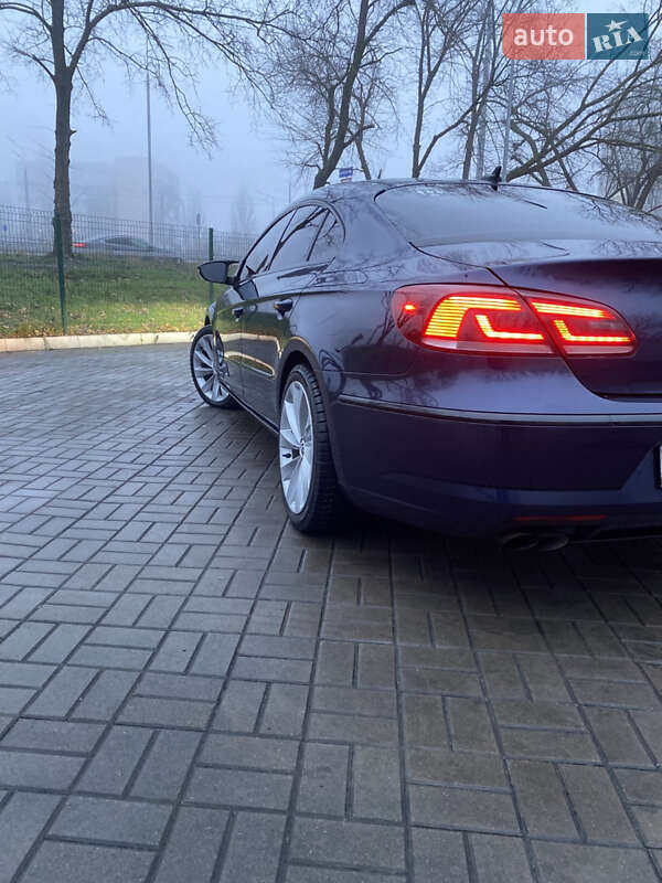 Купе Volkswagen CC / Passat CC 2013 в Киеве