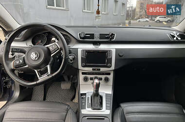 Купе Volkswagen CC / Passat CC 2013 в 