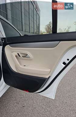 Купе Volkswagen CC / Passat CC 2009 в 