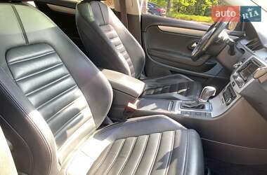 Купе Volkswagen CC / Passat CC 2011 в 