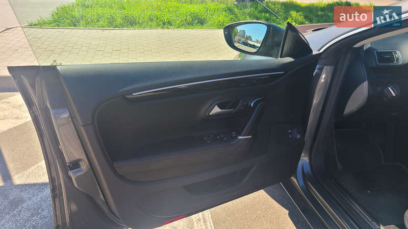 Купе Volkswagen CC / Passat CC 2016 в Киеве
