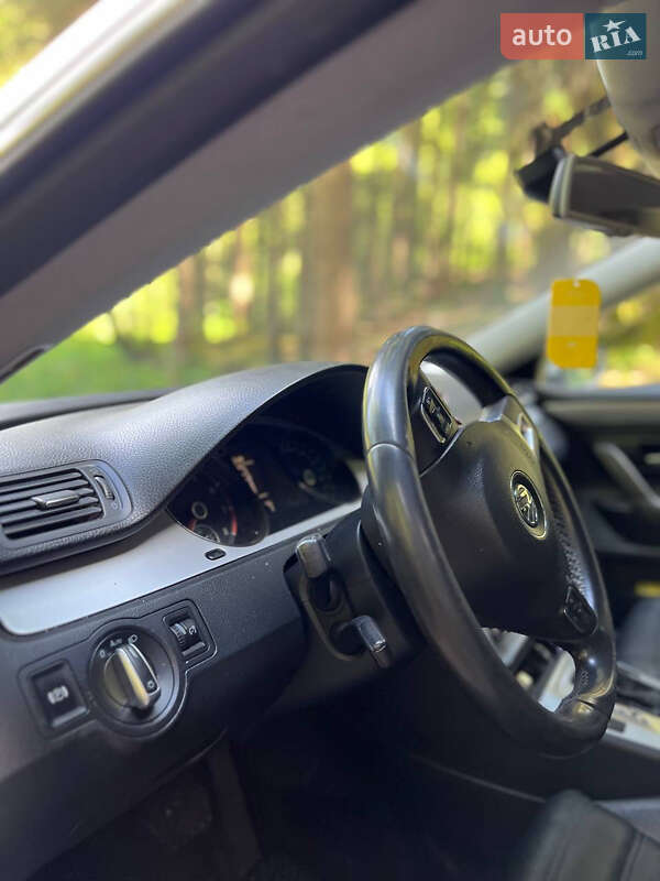 Купе Volkswagen CC / Passat CC 2010 в Львові