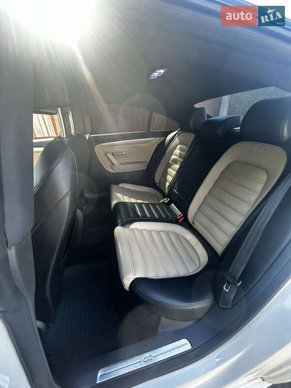 Купе Volkswagen CC / Passat CC 2012 в Києві