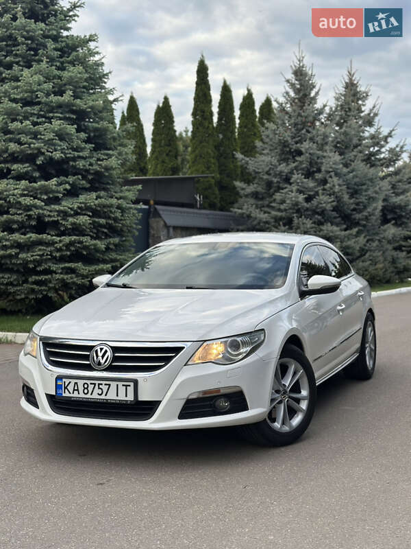 Купе Volkswagen CC / Passat CC 2011 в 
