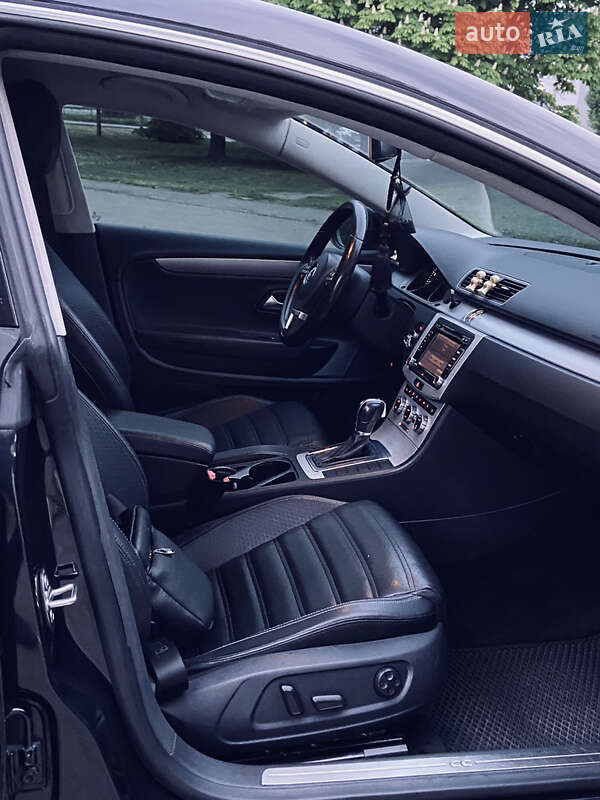Купе Volkswagen CC / Passat CC 2012 в Львові