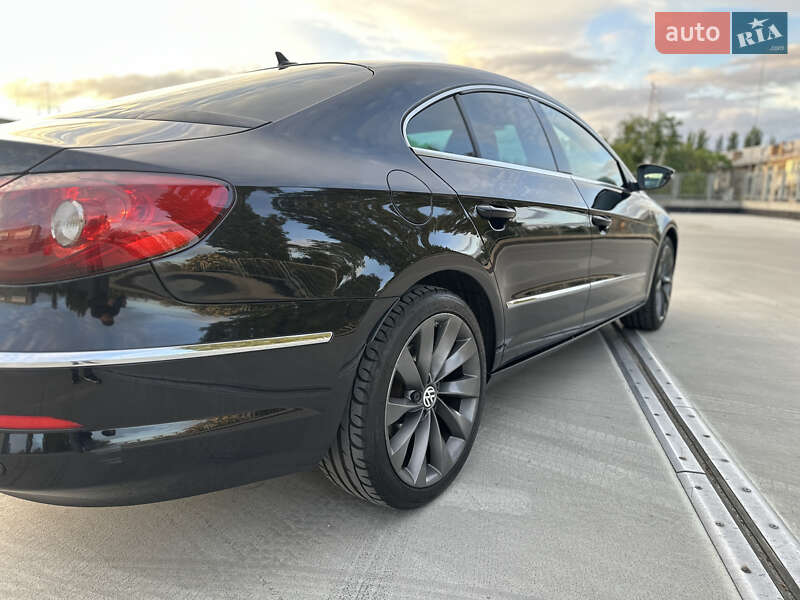 Купе Volkswagen CC / Passat CC 2009 в Києві