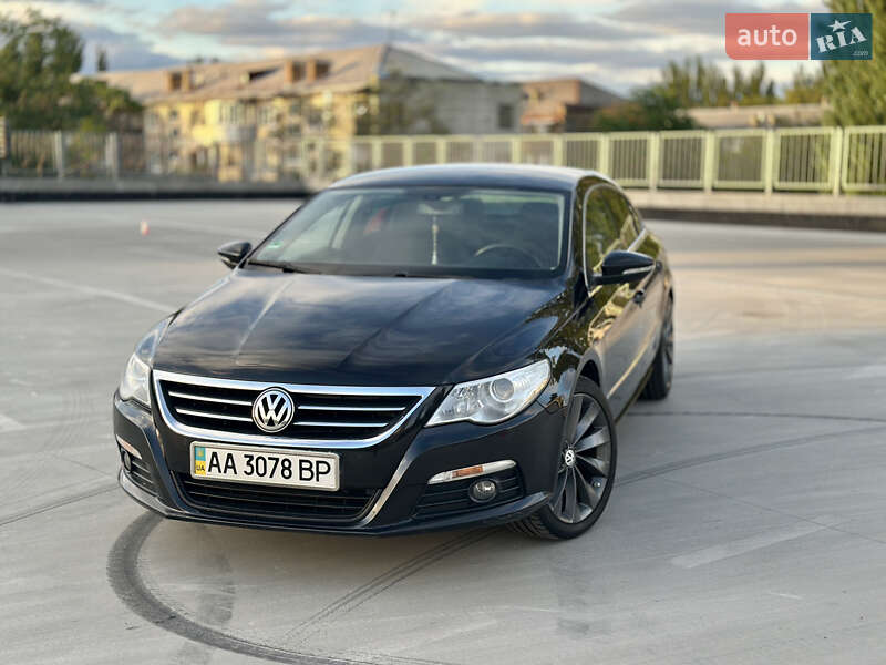 Купе Volkswagen CC / Passat CC 2009 в Києві