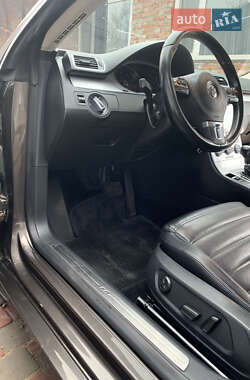 Купе Volkswagen CC / Passat CC 2012 в 