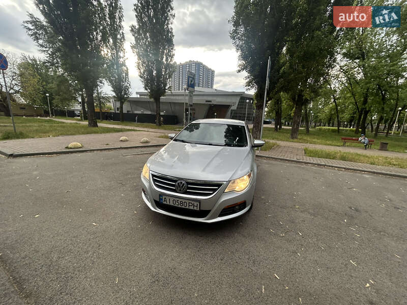 Купе Volkswagen CC / Passat CC 2009 в Киеве